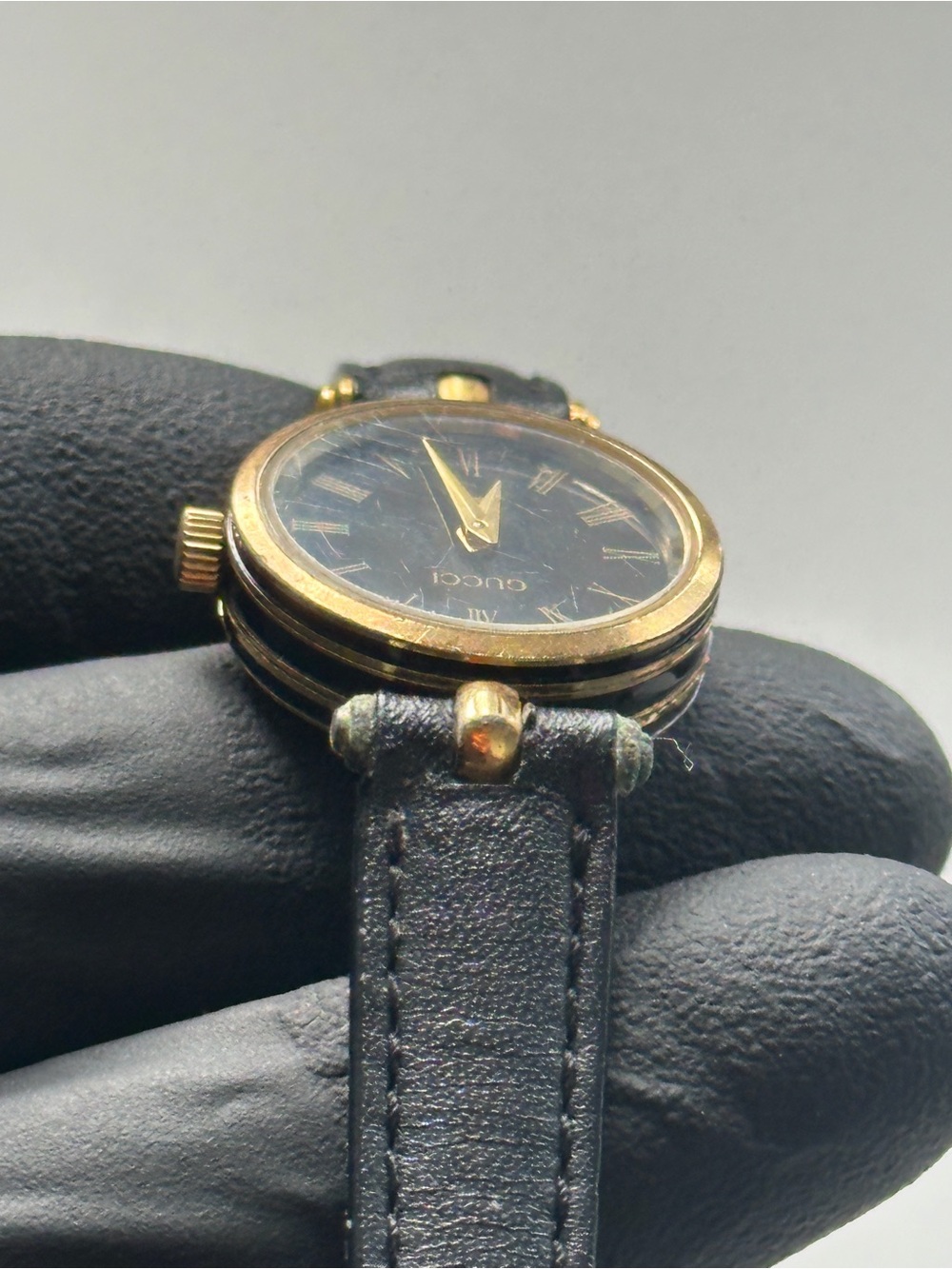 Gucci 2000L Sherry Line Roman Numeral Black Dial 22mm Ladies’ Dress Watch - Picture 5 of 12